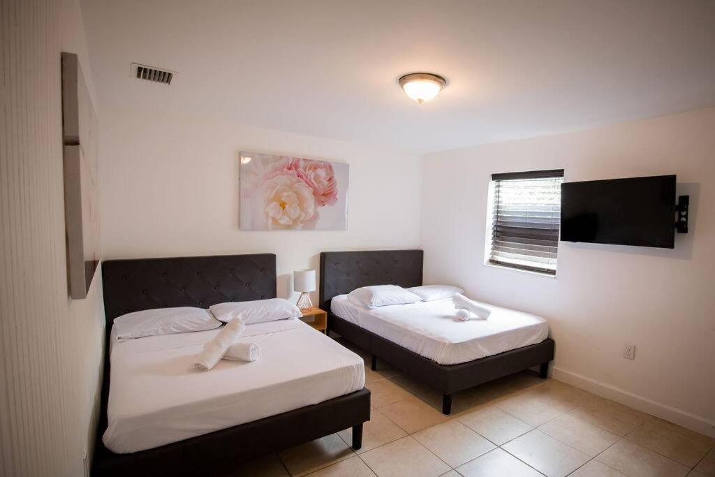 3 Bedroom Miami Home 15 Minutes To The Beach Bagian luar foto