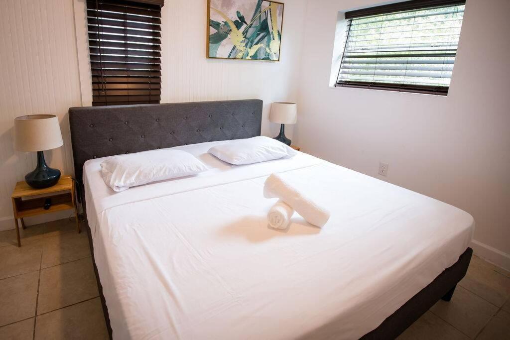 3 Bedroom Miami Home 15 Minutes To The Beach Bagian luar foto